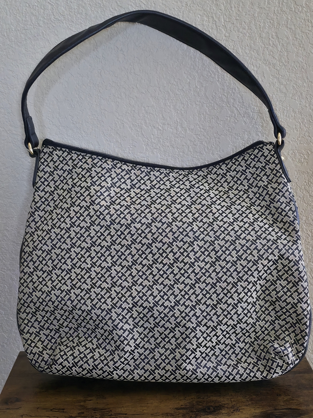 Tommy Hilfiger Black and White Logo-Pattern Hobo Bag